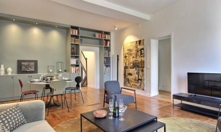 Along the Boulevard 1