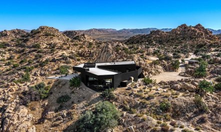 Black Desert House 1