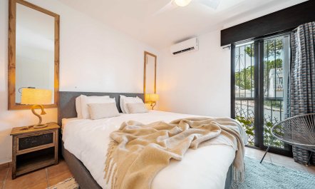 Sunny Shores Escape 9