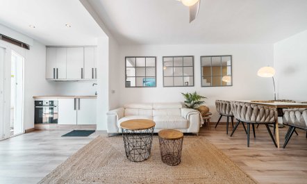 Sunny Shores Escape 1