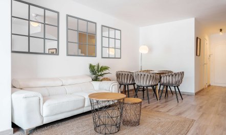 Sunny Shores Escape 4