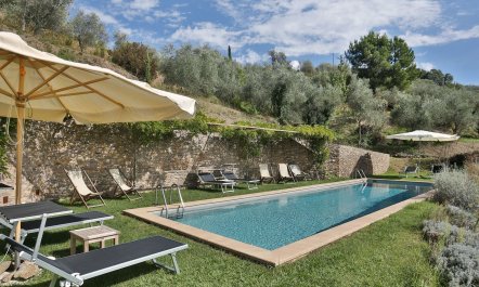 Quiet Tuscan Estate 3