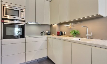 Elegant Promenade 6
