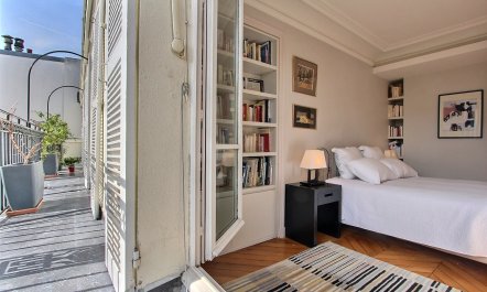 Elegant Promenade 9