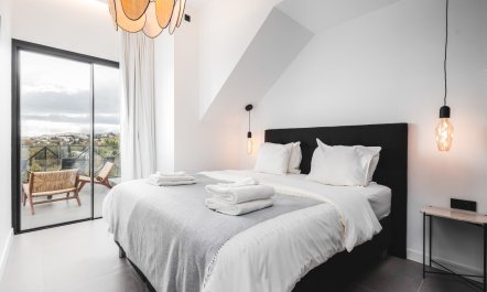 Golden Crest 7