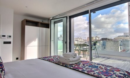 Eiffel Tower Horizon 9