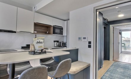 Eiffel Tower Horizon 7