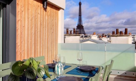 Eiffel Tower Horizon