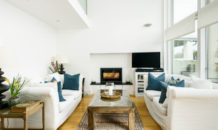 Cotswolds Waterside Escape 2