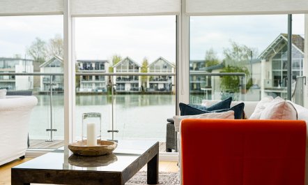 Cotswolds Waterside Escape 3