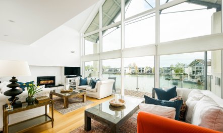 Cotswolds Waterside Escape