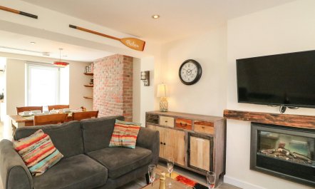 Harbourside Anchor 2