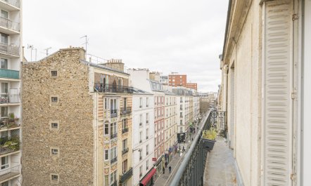 Paris Perch 8