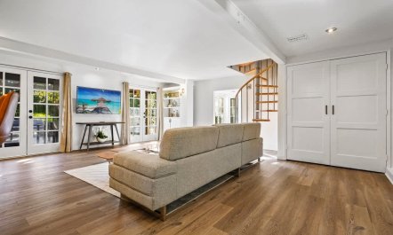 In the Shadows of Palms 8