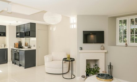 Picnics on the Lawn 1