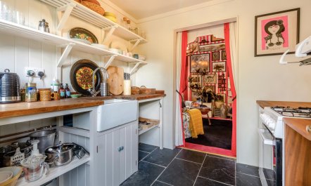 1 Bed in Eye- 5