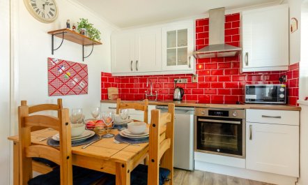 2 Bed in Brixham 3
