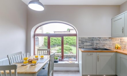 2 Bed in Toft Hill 5