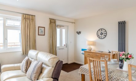 2 Bed in Brixham 7