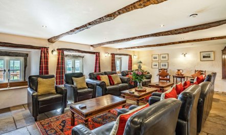 10 Bed in Head Of Lorton Valley 4