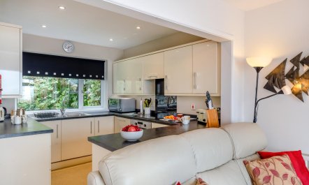 2 Bed in Brixham 5
