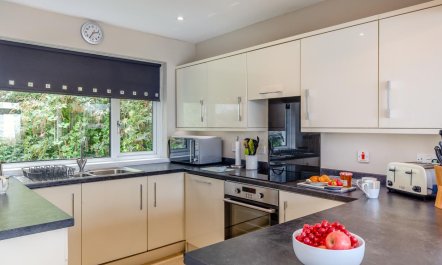 2 Bed in Brixham 2