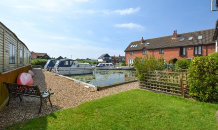 2 Bed in Wroxham 2