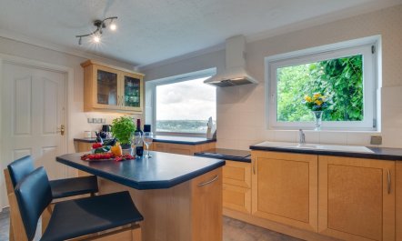 4 Bed in Kingswear 6
