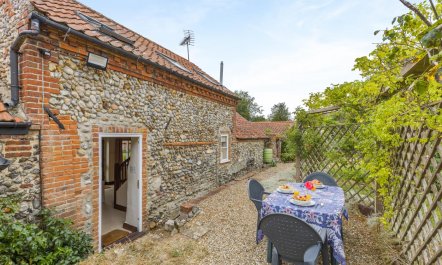 2 Bed in Field Dalling 5