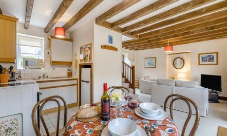 2 Bed in Field Dalling 3