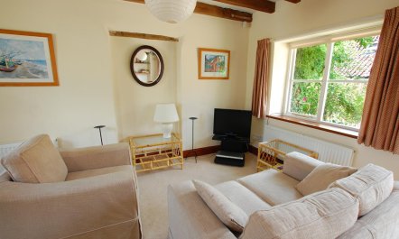 2 Bed in Field Dalling 1