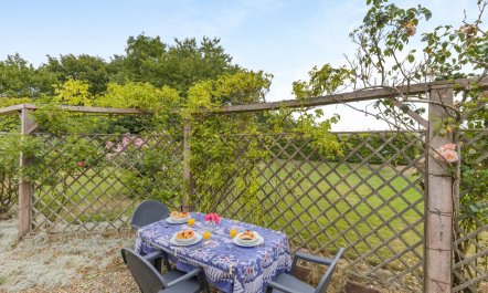 2 Bed in Field Dalling 6