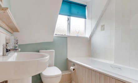 3 Bed in Woodbridge 7