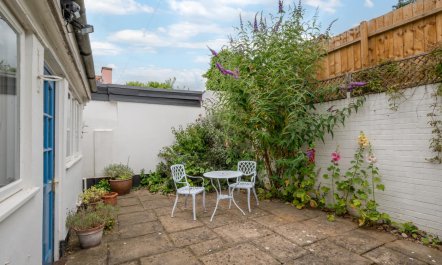 3 Bed in Woodbridge 8