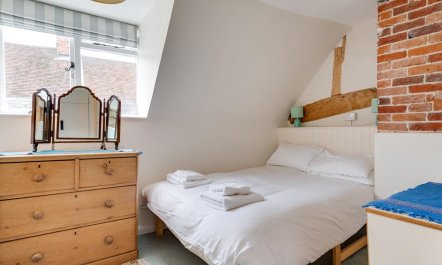 3 Bed in Woodbridge 5