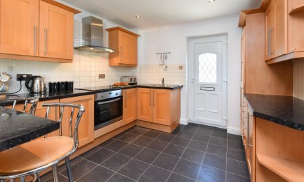 3 Bed in Pwllheli 8
