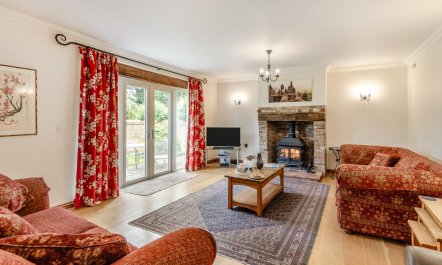 4 Bed in Sedgeford 1