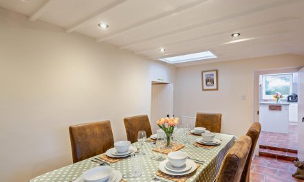 4 Bed in Tyn-y-gongl 4