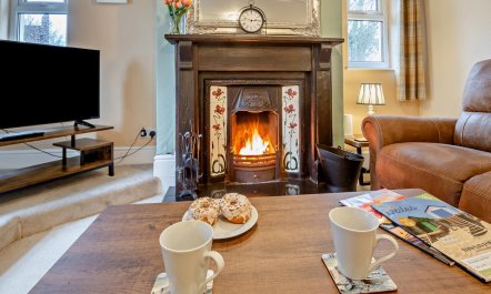 4 Bed in Tyn-y-gongl 2