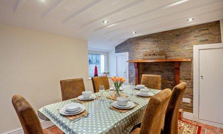 4 Bed in Tyn-y-gongl 3