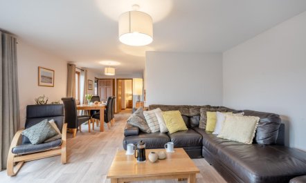 1 Bed in Weybourne 1