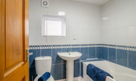 1 Bed in Weybourne 4