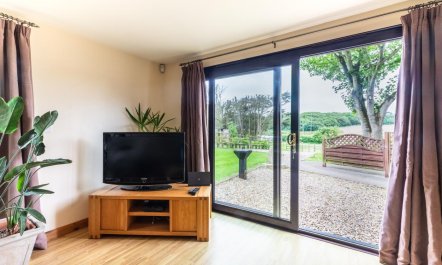 1 Bed in Weybourne 9