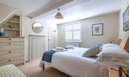 2 Bed in Woodbridge 3