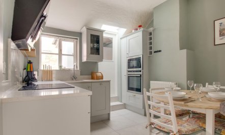 2 Bed in Woodbridge 1