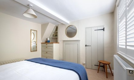 2 Bed in Woodbridge 2