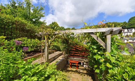 4 Bed in Dartmouth 7