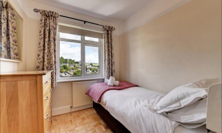 4 Bed in Dartmouth 9