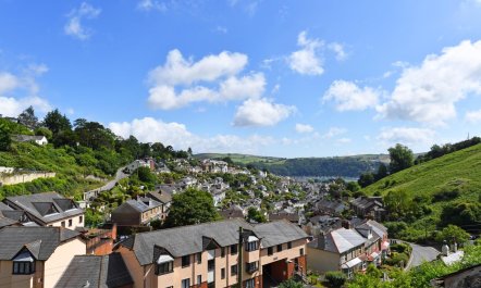 4 Bed in Dartmouth