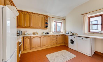 4 Bed in West Somerton 8